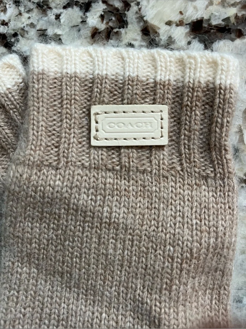 Coach wool blend neutral gloves. Pre-Owned Condition-Very Good